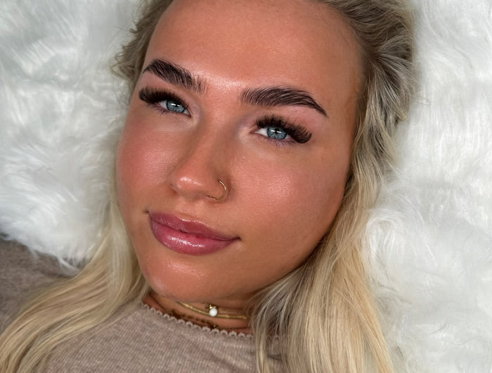 <h3>Loved by Lash Artist's you know and LOVE </h3>